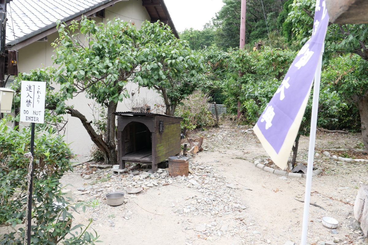 和歌浦天満宮　犬小屋
