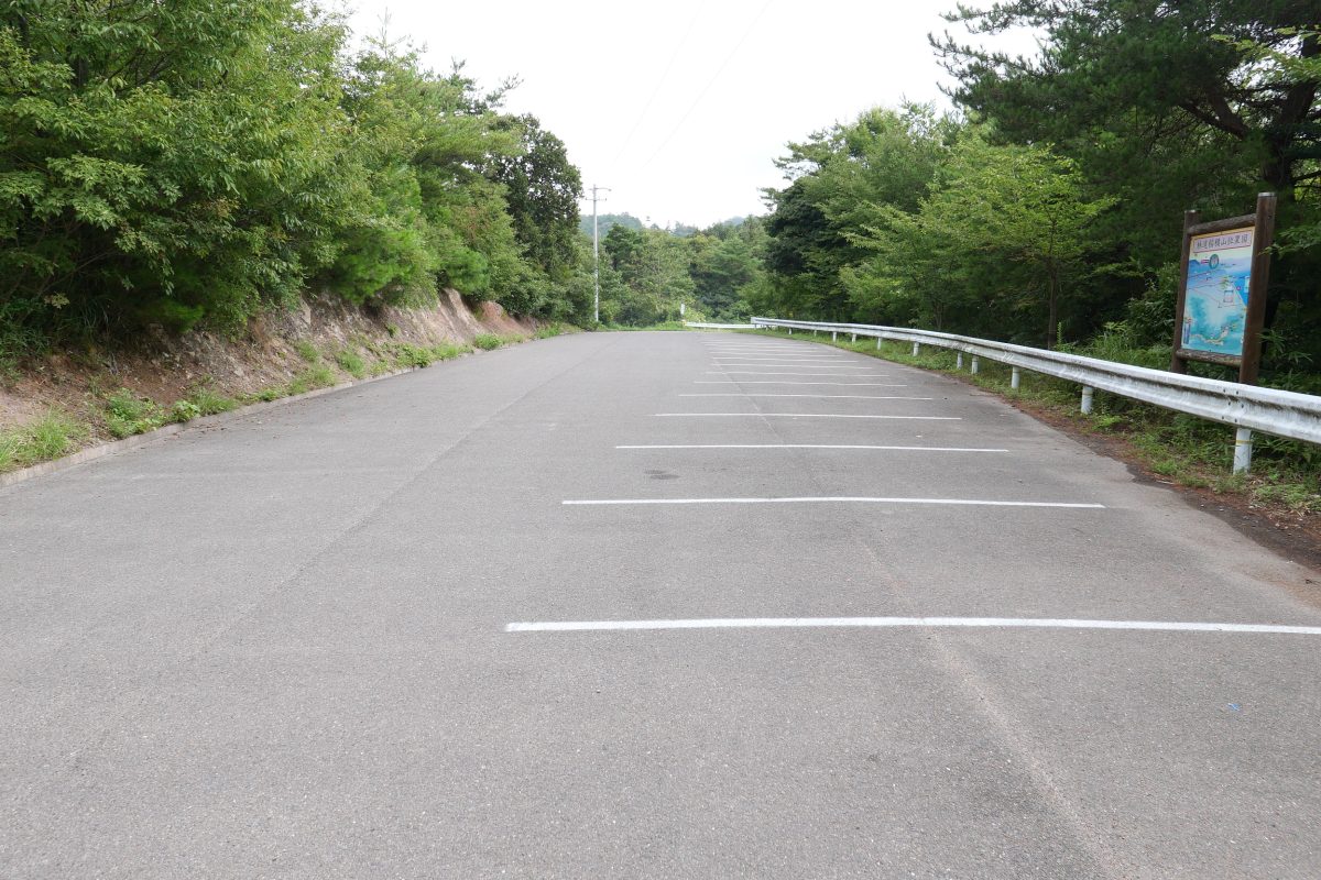 高屋神社の駐車場
