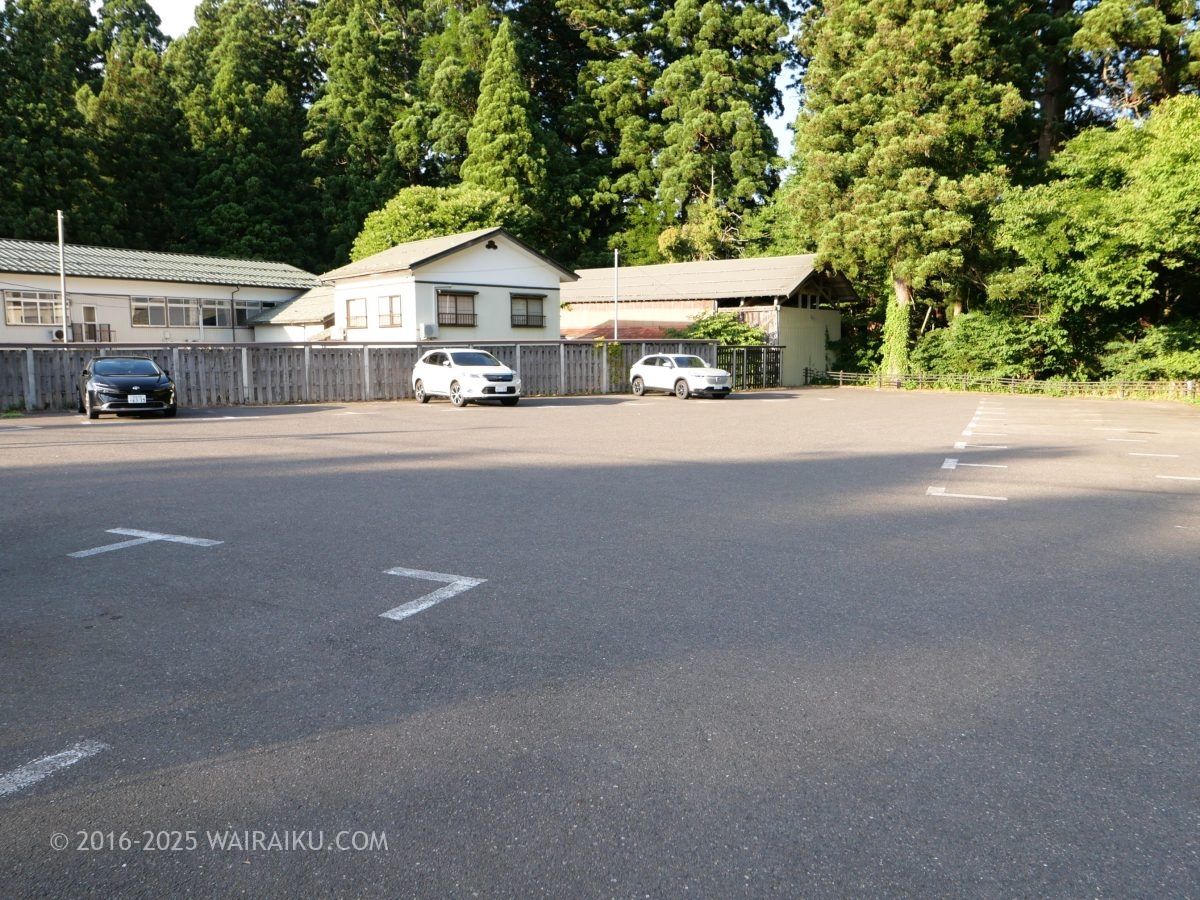 出羽三山神社駐車場