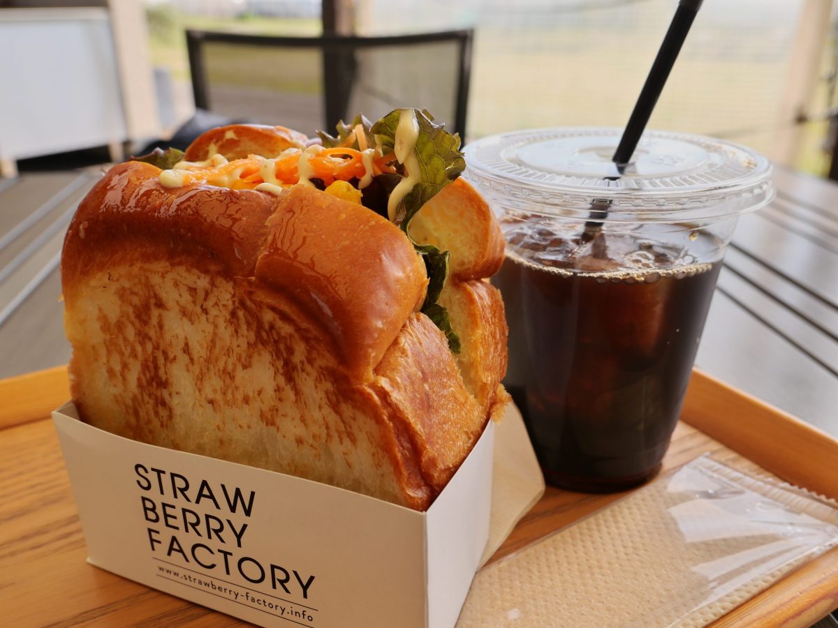 STRAWBERRY FACTORY　カフェ